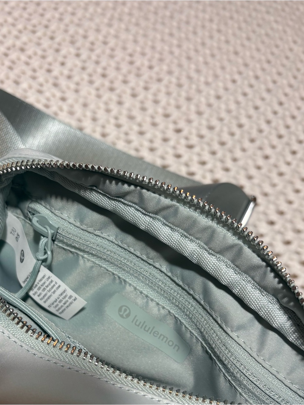 NWT lululemon pelican/silver everywhere crossbody bag *metal hardware - Picture 9 of 10